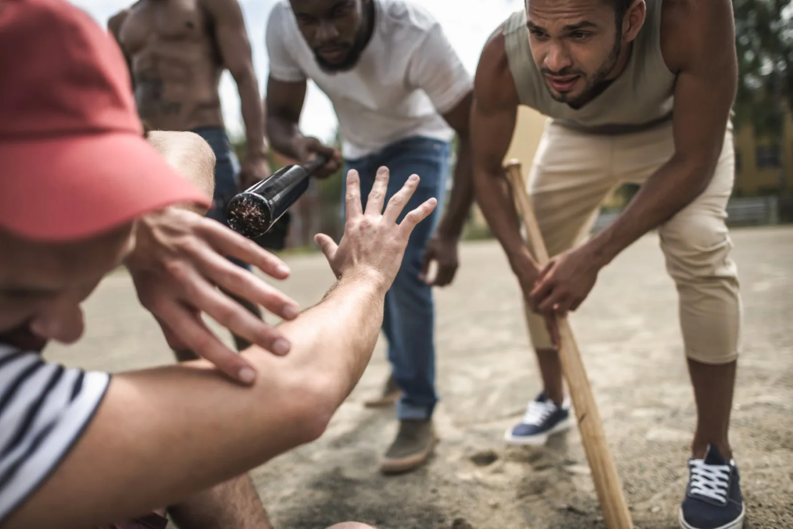 ¿Se puede ir a la cárcel por una pelea? Pelea de varias personas en la calle